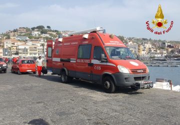 Acitrezza sub disperso, le ricerche proseguono senza soste VIDEO