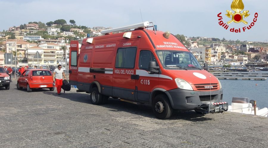 Acitrezza sub disperso, le ricerche proseguono senza soste VIDEO