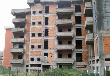 Giarre, alloggi incompiuti via Trieste: via libera definitivo al progetto di completamento
