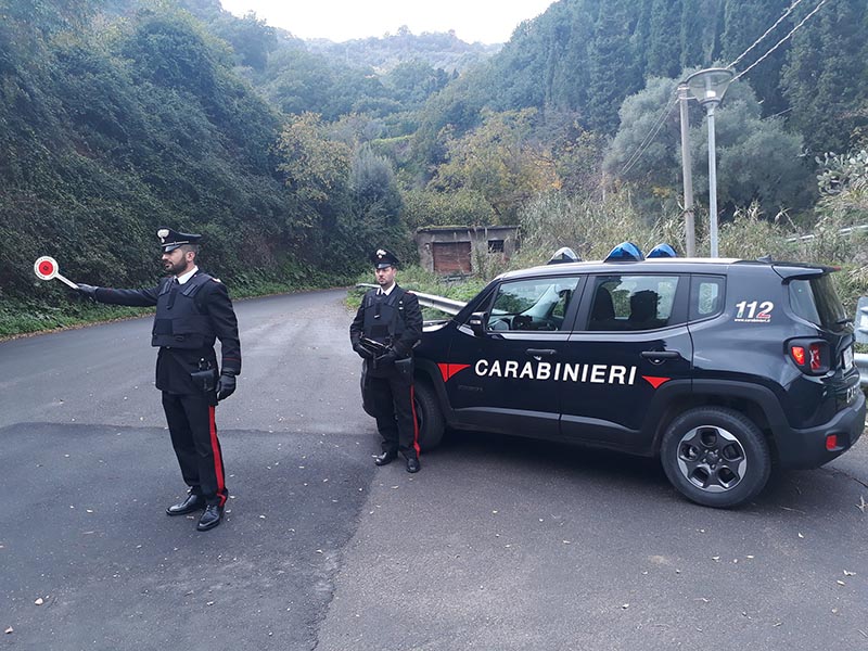 Malvagna e Savoca: perseguitavano le ex mogli, due arresti dei carabinieri