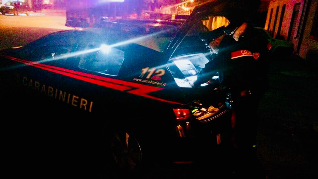Catania, tenta di sfondare la porta di casa della convivente, dopo averla picchiata: arrestato