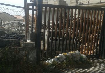 Carrubba di Giarre, a fuoco catasta di legname. Coinvolta anche un&rsquo;autovettura