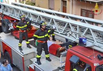 Catania, visita del Presidente della Regione Musumeci al Comando Provinciale dei Vigili del fuoco