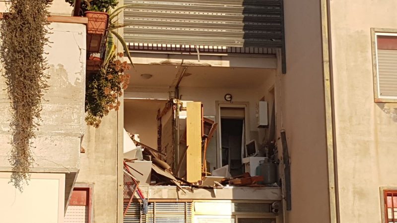 Catania, esplosione di gas in un appartamento di viale Moncada. Un ferito lieve