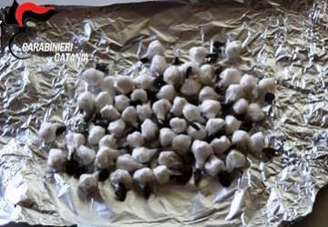 Catania, rimasta vedova sbarcava il lunario spacciando &ldquo;coca&rdquo;. Arrestata