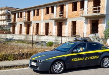 Fiumefreddo, scoperta truffa ai danni dei soci di una cooperativa edilizia: 4 indagati