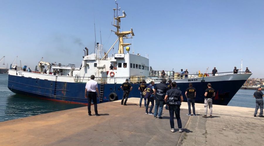 Catania, sequestrate oltre 10 tonnellate di hashish a bordo di una motonave per un valore di 1,2 miliardi di euro. Nove arresti VIDEO