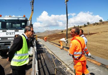 Blitz a sorpresa del governatore Musumeci al cantiere della Palermo-Catania