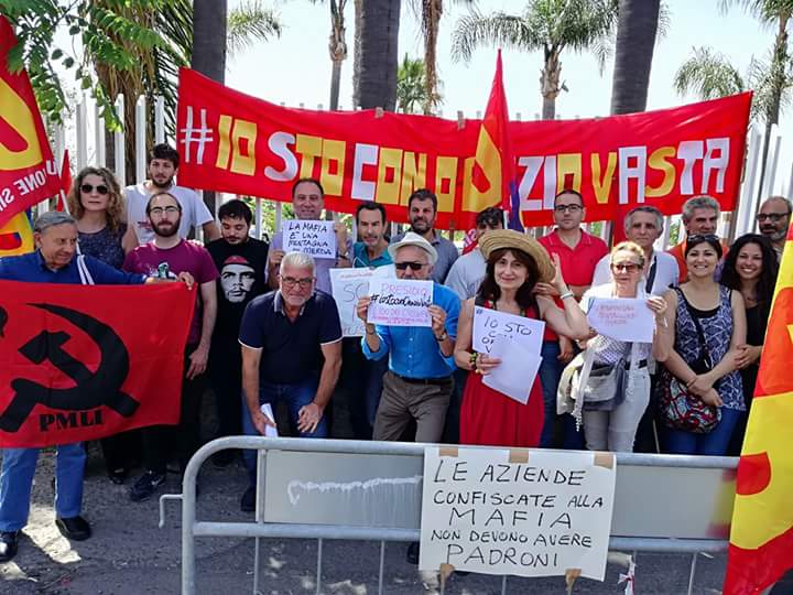 Acitrezza, presidio dell’USB davanti al Lido confiscato alla mafia