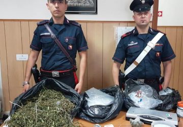 Aci Catena, tra garage e camera da letto nascondeva oltre 1,5 Kg di droga