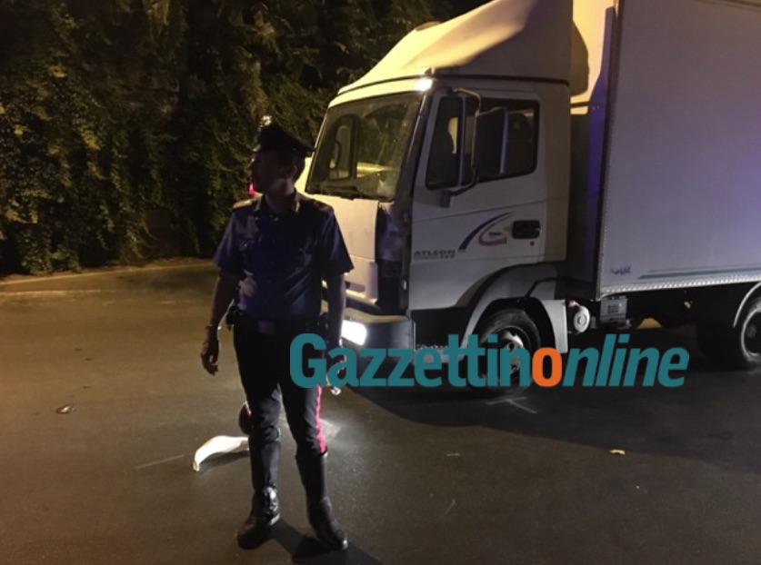 Giarre, drammatico schianto nella notte sul viale Sturzo: ferito un 17enne VIDEO