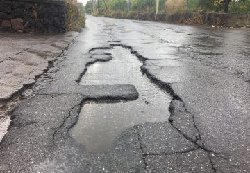 Giarre, via Ungaretti: percorso di guerra. Tratti impraticabili in via Carolina e corso Messina