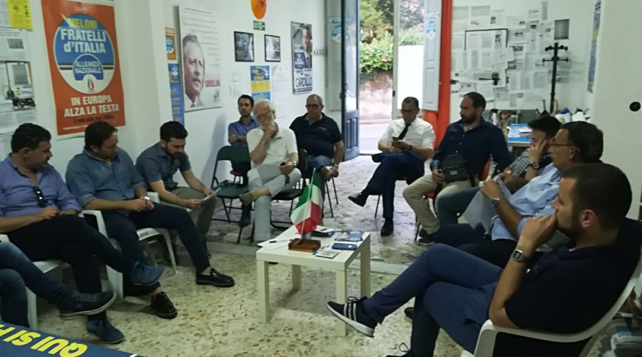 Giarre, prove generali di sfiducia a D’Anna e nuove elezioni. Torna in campo Roberto Bonaccorsi