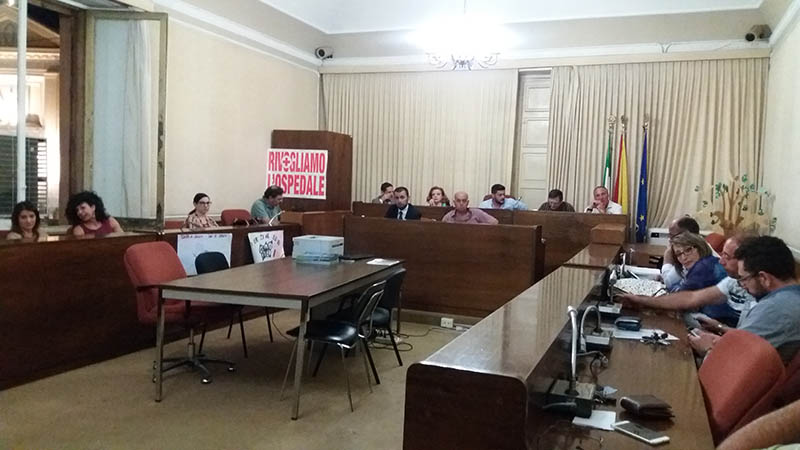 Mascali, l’opposizione protocolla la mozione di sfiducia al sindaco Messina