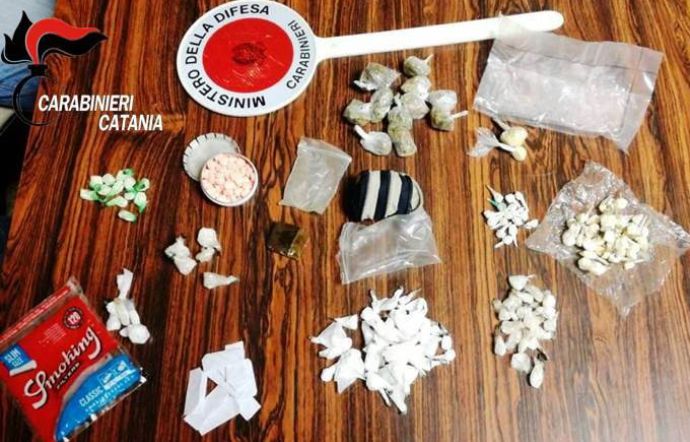 Catania, controlli “rave party” alla Playa fermato un pusher