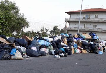 Mascali: in Consiglio, oltre al caso "ammanco", si dibatte sull'emergenza rifiuti