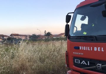 Mascali, incendio rifiuti in via Torrente Vallonazzo