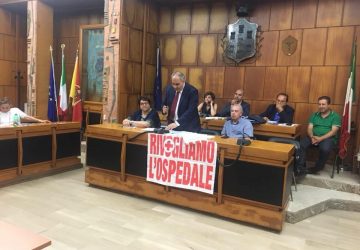 Giarre sprofonda nel baratro. Il dissesto diventa realt&agrave;: la citt&agrave; inizia il suo triste percorso