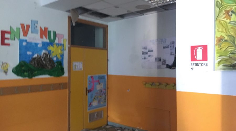 Giarre, rischia di allagarsi il plesso Alessi per la rottura di un flessibile. Intervento dei Vigili del fuoco VIDEO