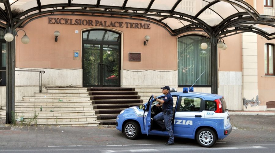 Controlli a tappeto della Polizia di Acireale. Sventato furto all’Excelsior Palace: denunciati 3 catanesi