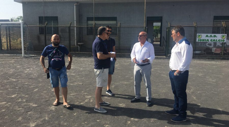 Riposto, sopralluogo del sindaco e assessore Copani al campo di Torre