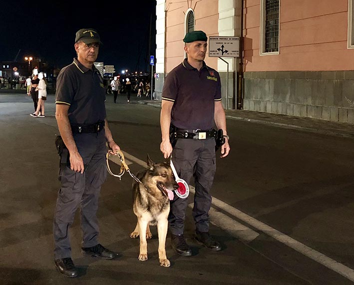 Movida al porto di Catania, controlli della Guardia di Finana: 20 soggetti segnalati per sostanze stupefacenti e un denunciato