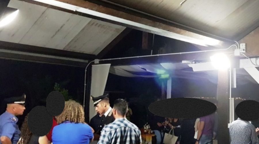 Mascali, concerto cantante neomelodico al lido: eseguita ordinanza di immediata cessazione attività di pubblico spettacolo.