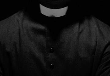 Randazzo, tent&ograve; di abusare di un minorenne: sacerdote condannato a 3 anni di carcere