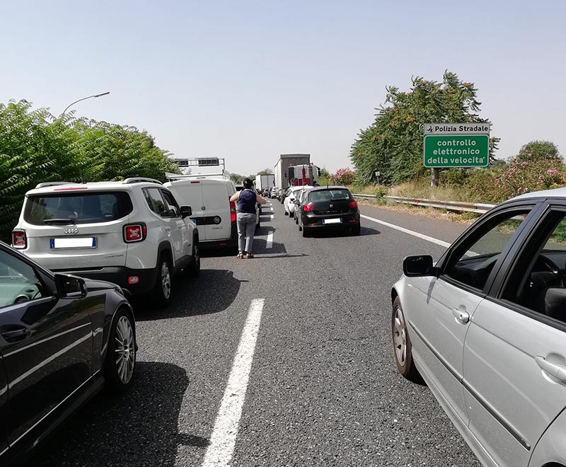 A18 Messina Catania: chiusa la carreggiata mare (direzione da CT per ME) da Giardini a Roccalumera