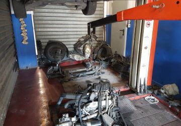 Catania, officina irregolare e con lavoratori in nero: denunciato