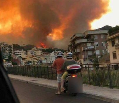 Provocò un incendio che ha distrutto più di 500 ettari di vegetazione: arrestato FOTO