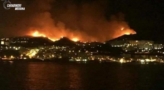 Provocò un incendio che ha distrutto più di 500 ettari di vegetazione: arrestato FOTO