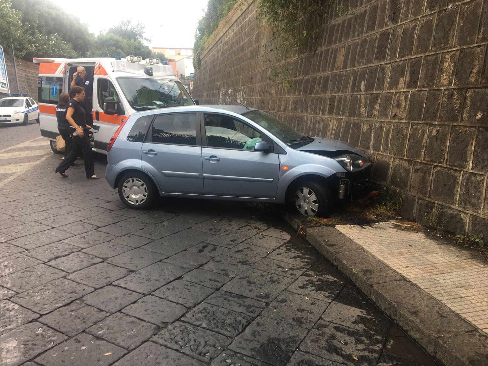 Giarre, incidente autonomo. Una ferita lieve