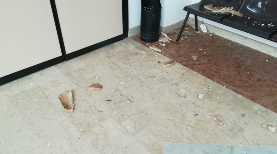 Giarre, ex Tribunale: controsoffitto lacerato da infiltrazioni