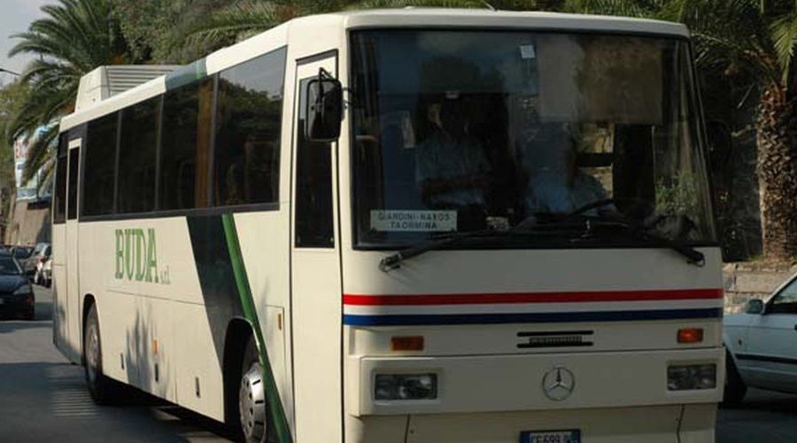 Autolinee Buda Sag monta la protesta. Da domani stop alle corse, presidio nell’autorimessa