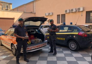 Catania, 10 chili di hashish a bordo di auto medica: due arresti