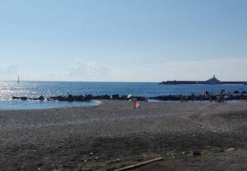 Bonifica post Ferragosto, ripulite le spiagge di Fondachello e Sant'Anna