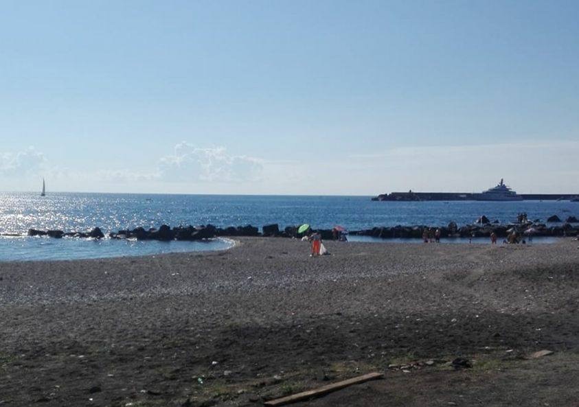 Bonifica post Ferragosto, ripulite le spiagge di Fondachello e Sant’Anna