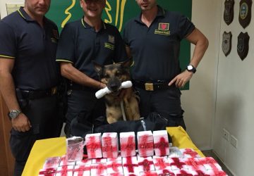 Catania, beccato al casello di San Gregorio "corriere" con 25 chili di hashish