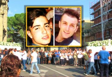 Francavilla di Sicilia: una folla oceanica per l&rsquo;ultimo saluto ai fratelli Siracusa