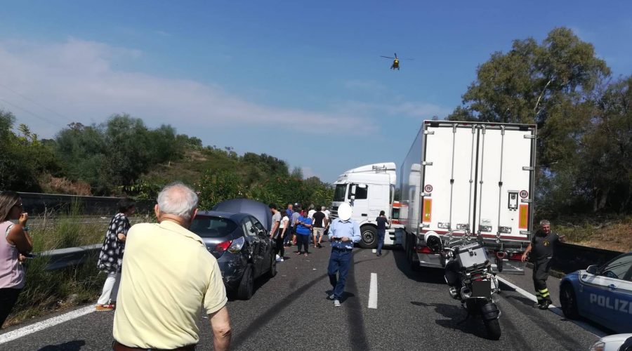 Grave incidente in A18 vicino Giarre, interviene elisoccorso FOTO RACCONTO