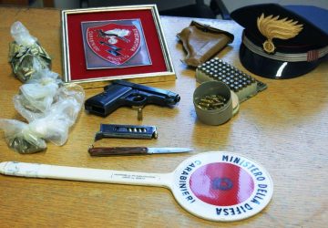 Palagonia, invaghito della badante tenta di ucciderla armato di pistola: arrestato