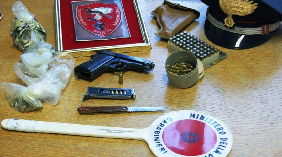 Palagonia, invaghito della badante tenta di ucciderla armato di pistola: arrestato