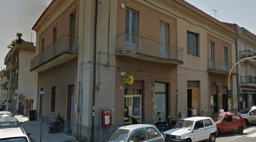 Mascali, si reca al postamat e preleva con una carta di un anziano: arrestato