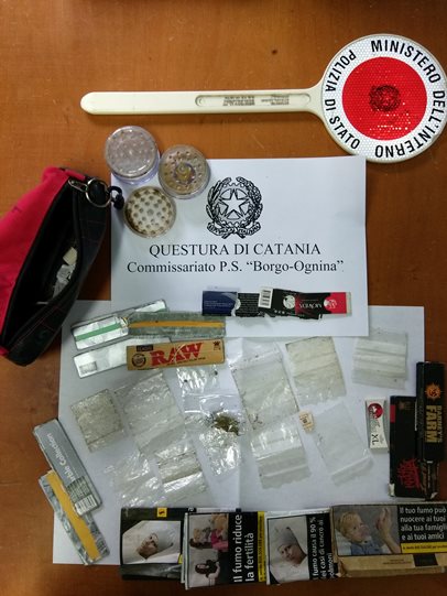 Catania, controlli antidroga nelle scuole