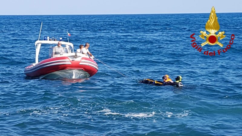 Catania, recuperato dai sommozzatori dei Vigili del fuoco un cadavere in mare VIDEO