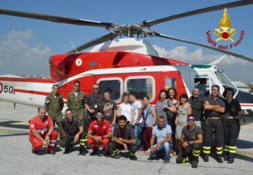 Catania, delegazione di studenti in visita nella sede Aeroportuale dei Vigili del Fuoco