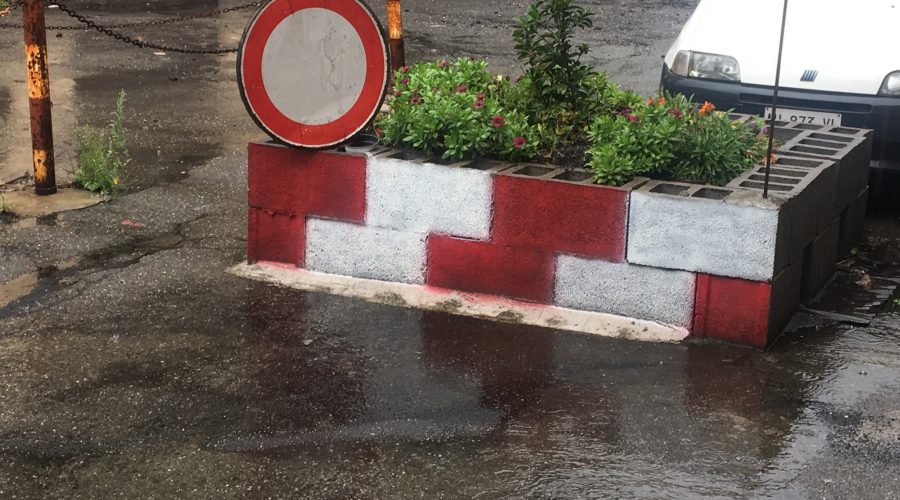 Giarre, da quattro anni la voragine di via Ariosto attende riparazione