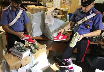 Catania, sequestrate migliaia di scarpe con marchio contraffatto