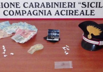 Aci Catena, spacciava &ldquo;coca&rdquo; dai domiciliari: arrestato